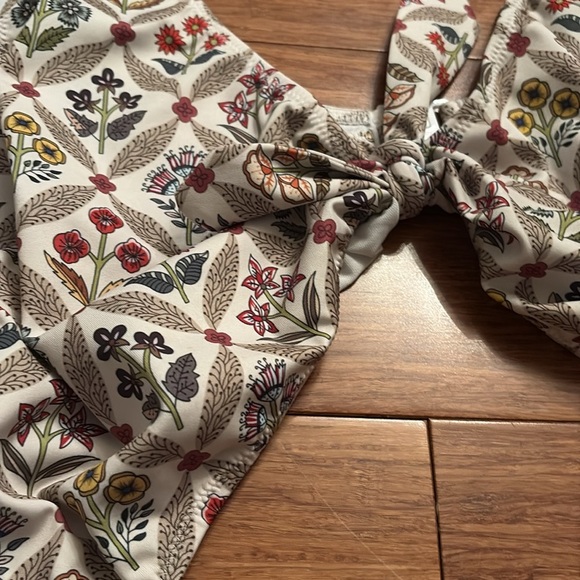 Tamara Malta’s Floral Cutout One-Piece Swimsuit -NWT - size 30/32 - Picture 3 of 7